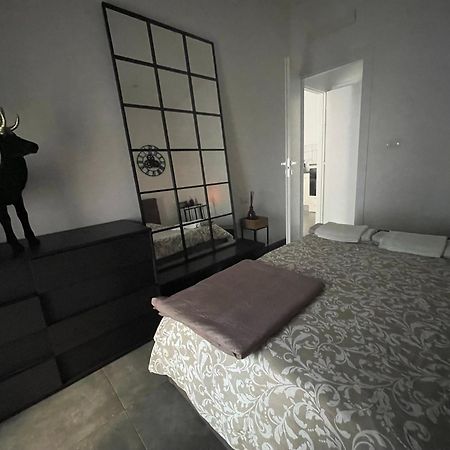Decoluxe !Apartamento Con 1 Camera Da Letto , In Zona San Paolo , Via Martiniana Турин Экстерьер фото
