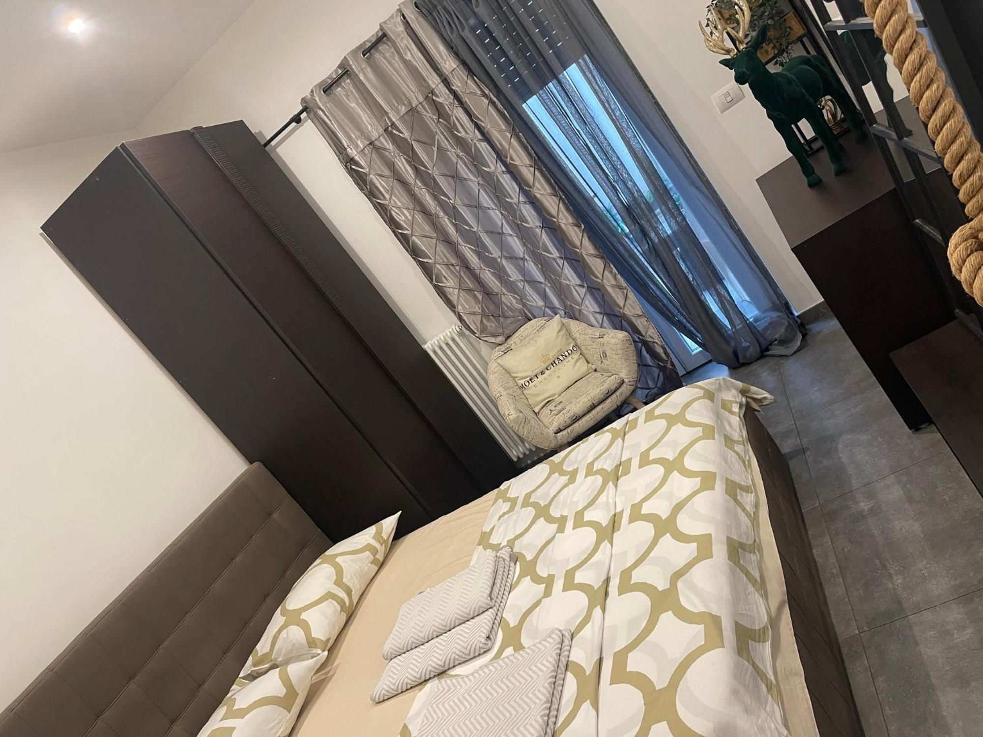 Decoluxe !Apartamento Con 1 Camera Da Letto , In Zona San Paolo , Via Martiniana Турин Экстерьер фото