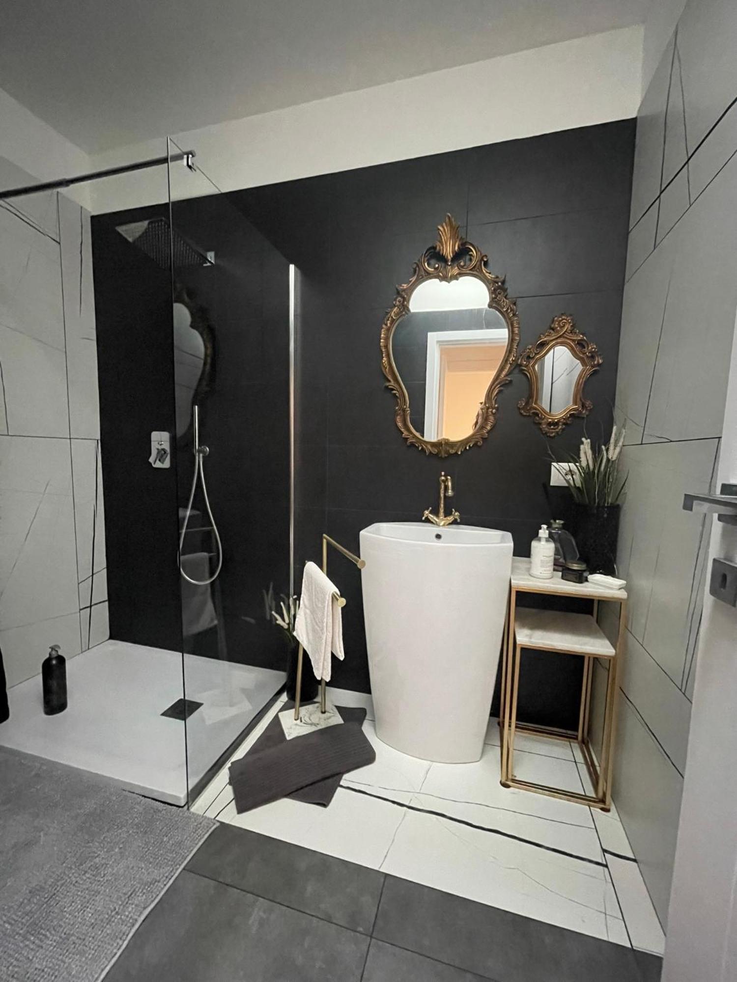 Decoluxe !Apartamento Con 1 Camera Da Letto , In Zona San Paolo , Via Martiniana Турин Экстерьер фото